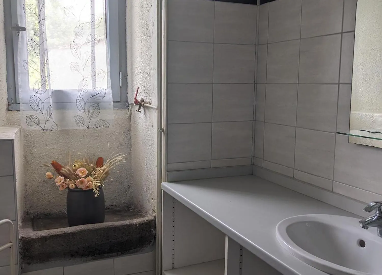 Maison En Pise Saint-Bonnet-les-Oules 0*,